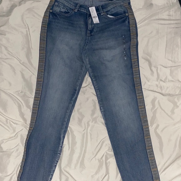 NY&C slim boyfriend fit jeans with plaid stitching - Picture 4 of 4